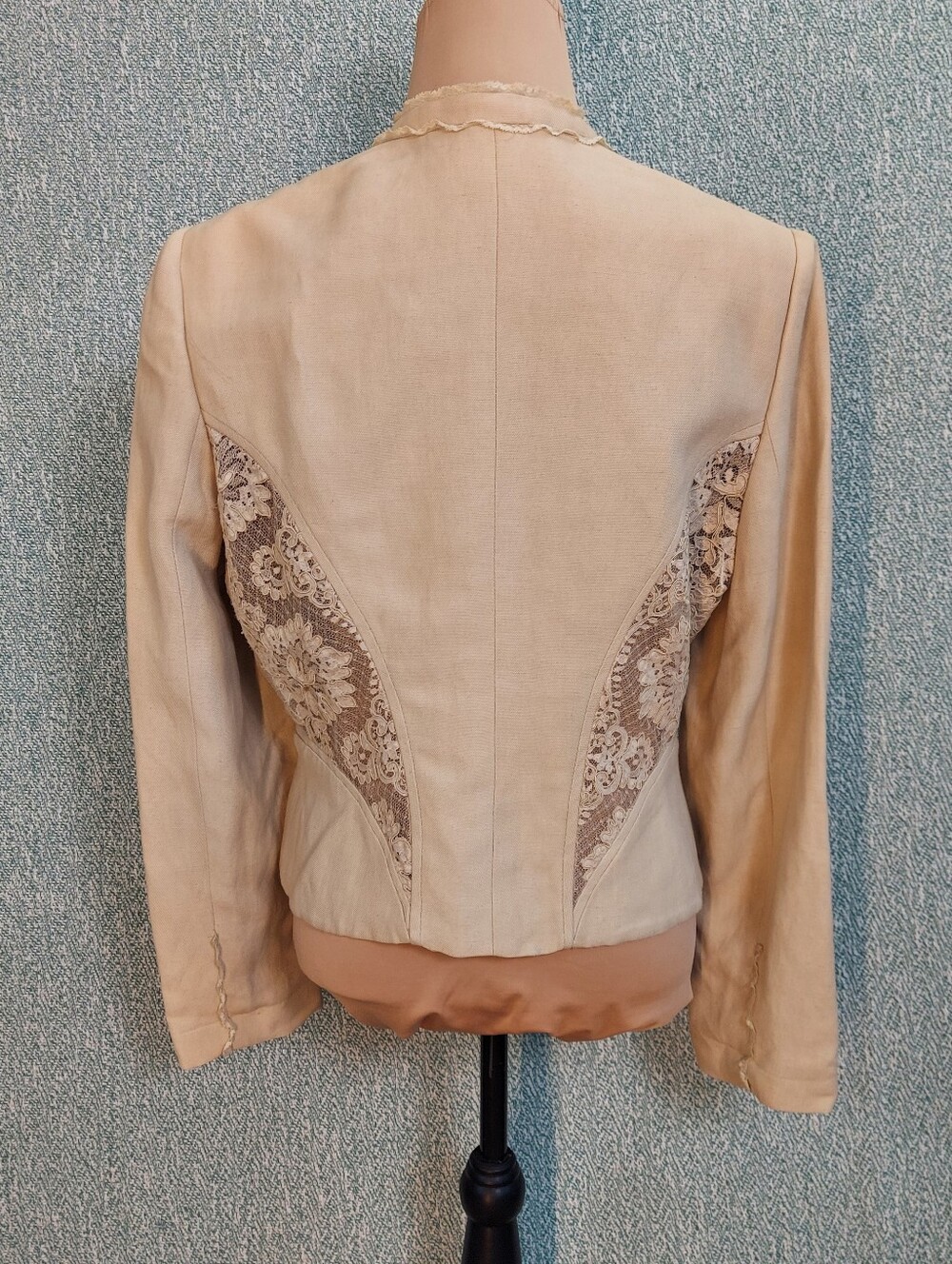 Vintage Valentino S.p.A. Lace-Inset Linen Blend Jacket (Made in Italy) - Picture 3 of 13